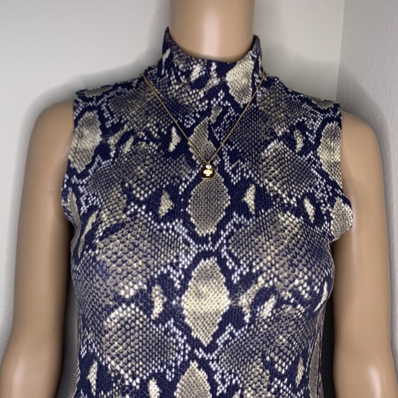 Top - Picture 3 of 4